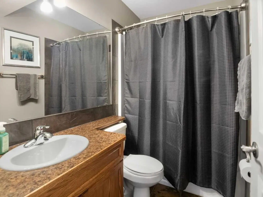182 Jaspar Crescent Red Deer AB T4P 0G9