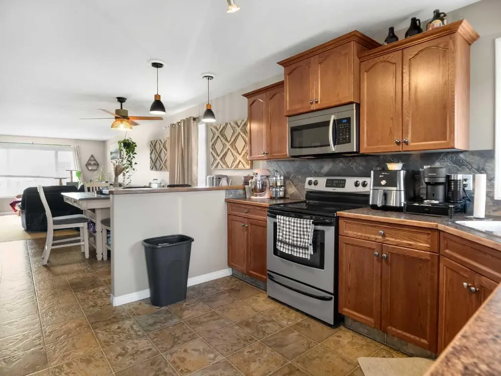 182 Jaspar Crescent Red Deer AB T4P 0G9