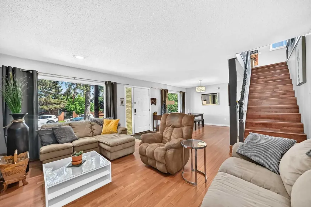 2405 30 Street SW Calgary AB T2E 2L9
