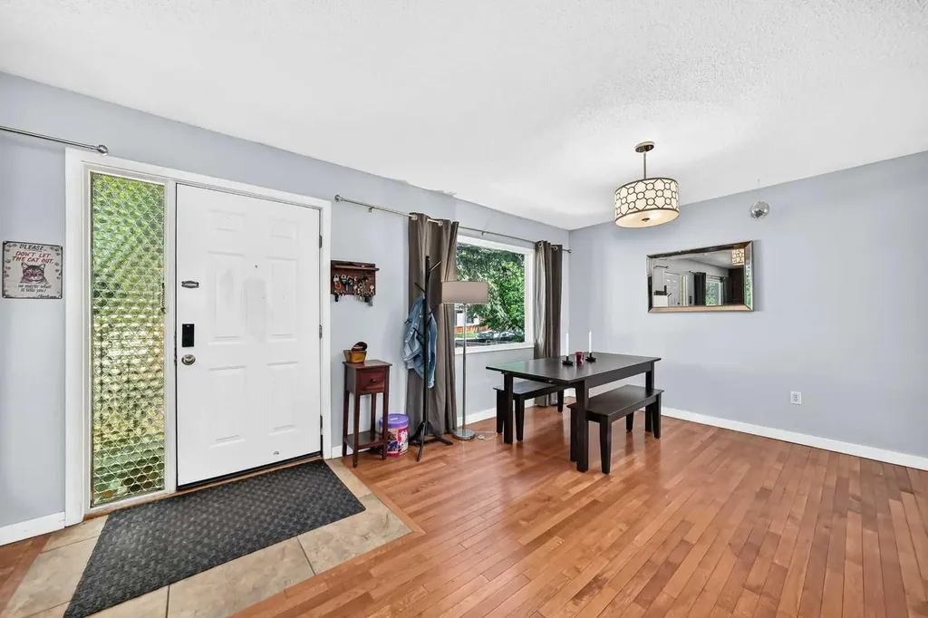 2405 30 Street SW Calgary AB T2E 2L9