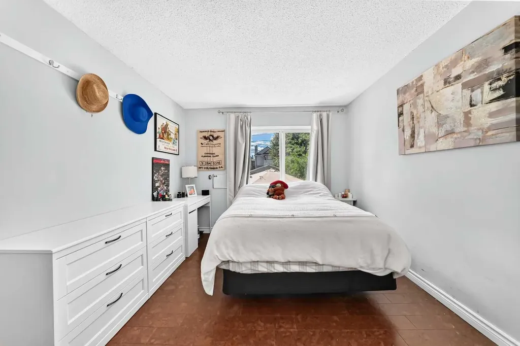 2405 30 Street SW Calgary AB T2E 2L9