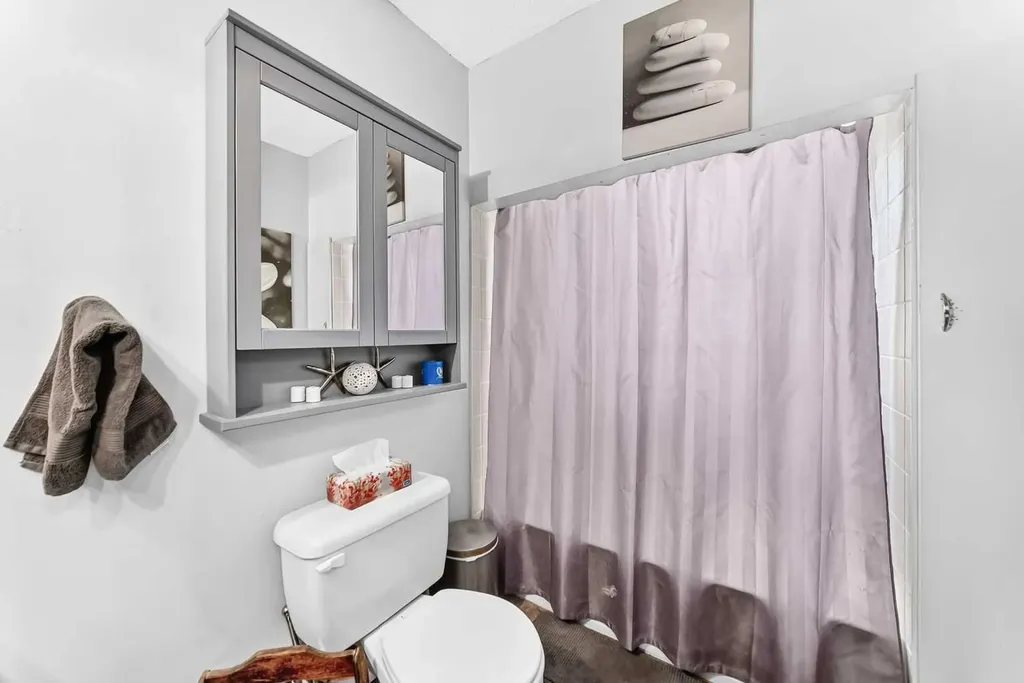 2405 30 Street SW Calgary AB T2E 2L9