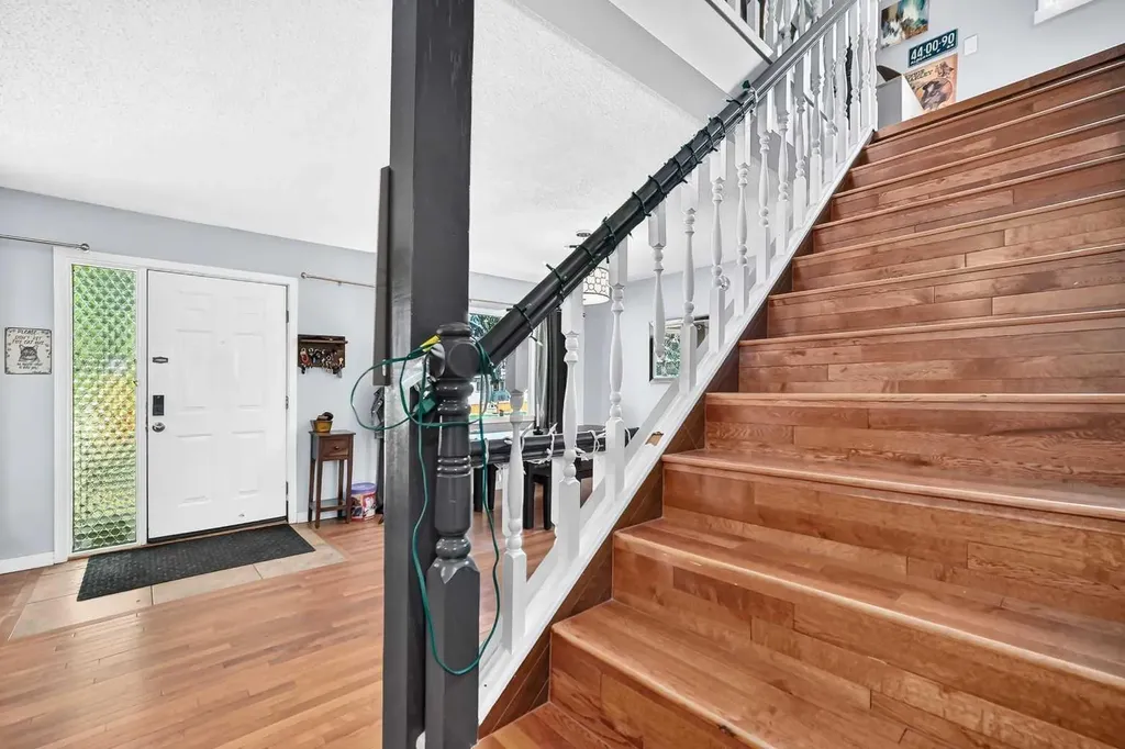 2405 30 Street SW Calgary AB T2E 2L9