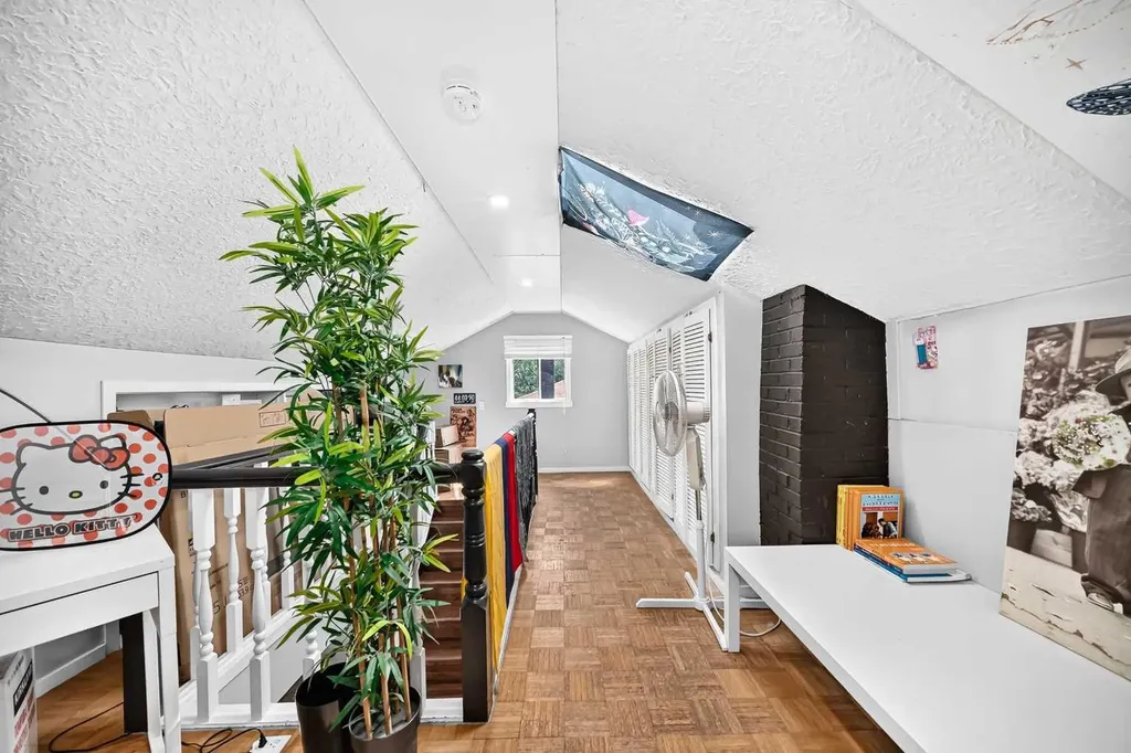2405 30 Street SW Calgary AB T2E 2L9
