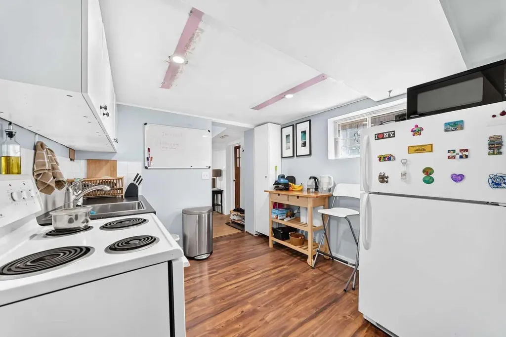 2405 30 Street SW Calgary AB T2E 2L9