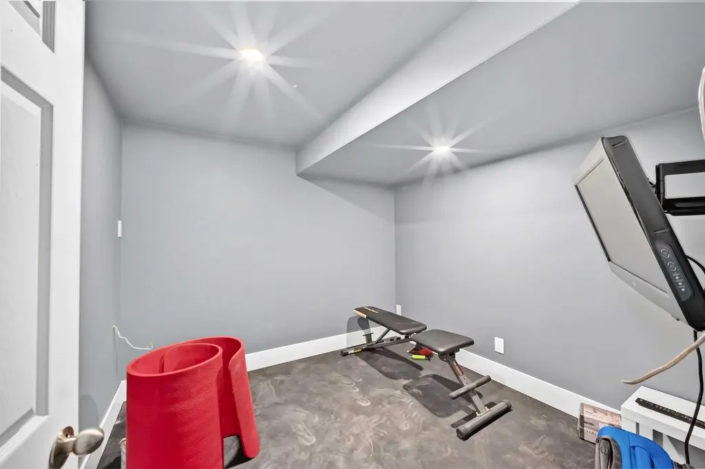 2405 30 Street SW Calgary AB T2E 2L9