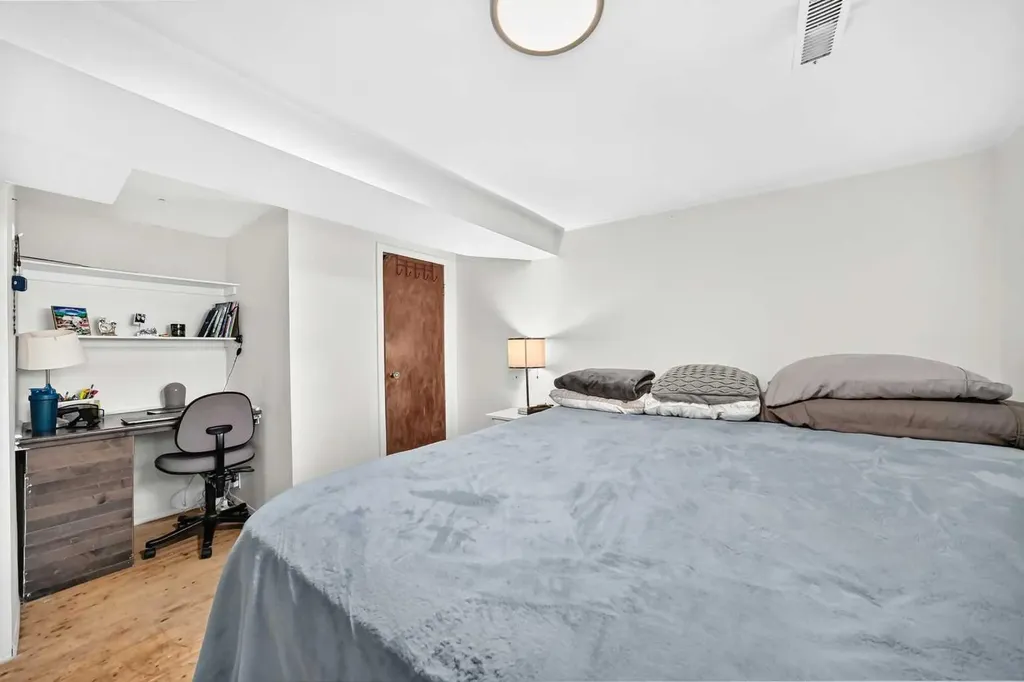 2405 30 Street SW Calgary AB T2E 2L9