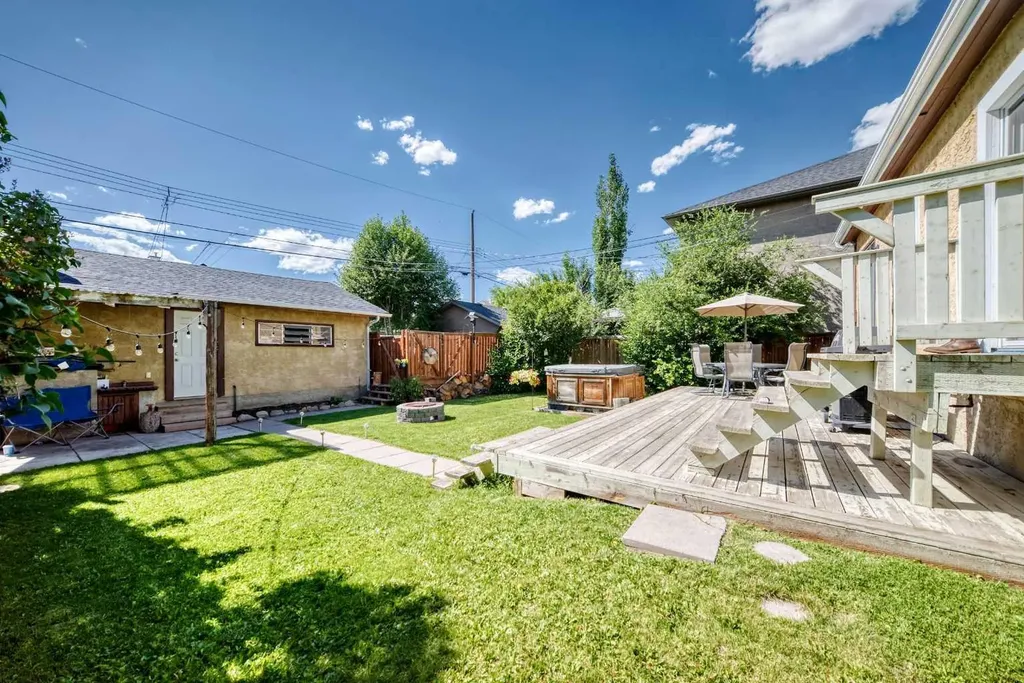 2405 30 Street SW Calgary AB T2E 2L9