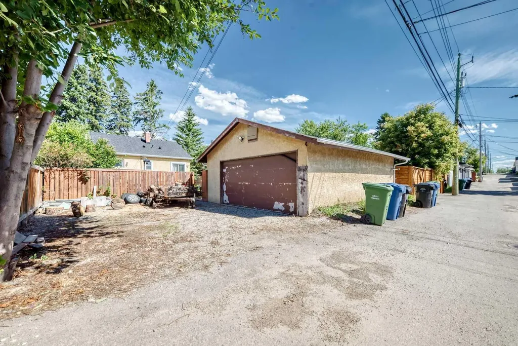 2405 30 Street SW Calgary AB T2E 2L9