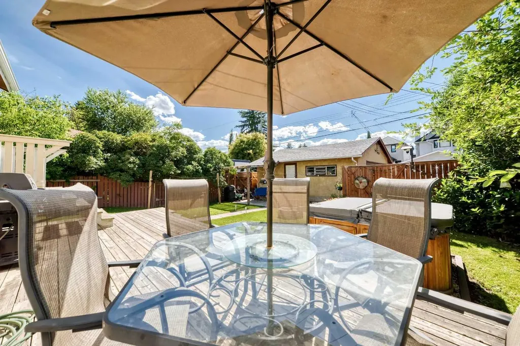 2405 30 Street SW Calgary AB T2E 2L9