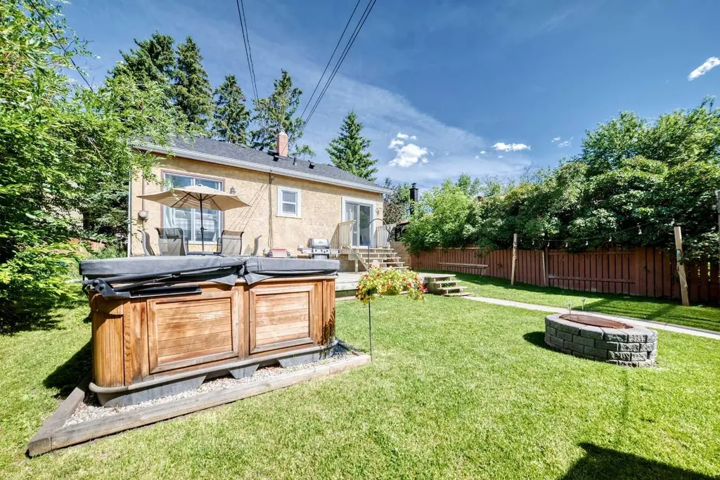 2405 30 Street SW Calgary AB T2E 2L9