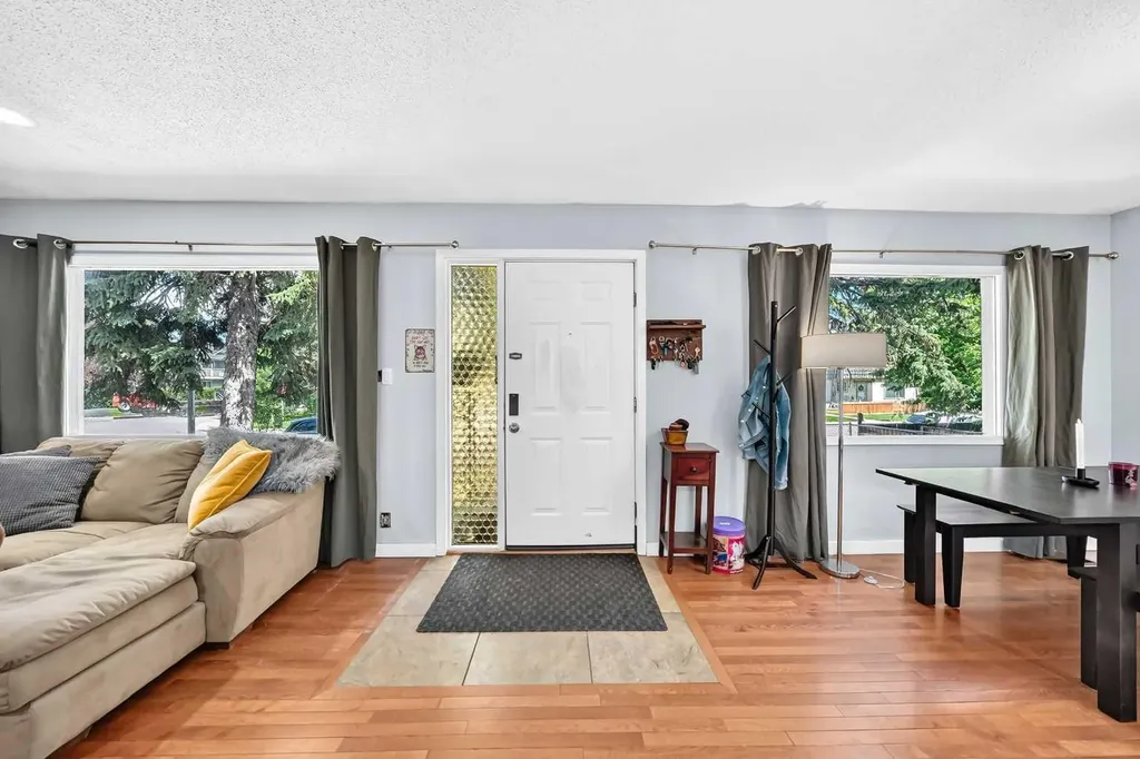 2405 30 Street SW Calgary AB T2E 2L9
