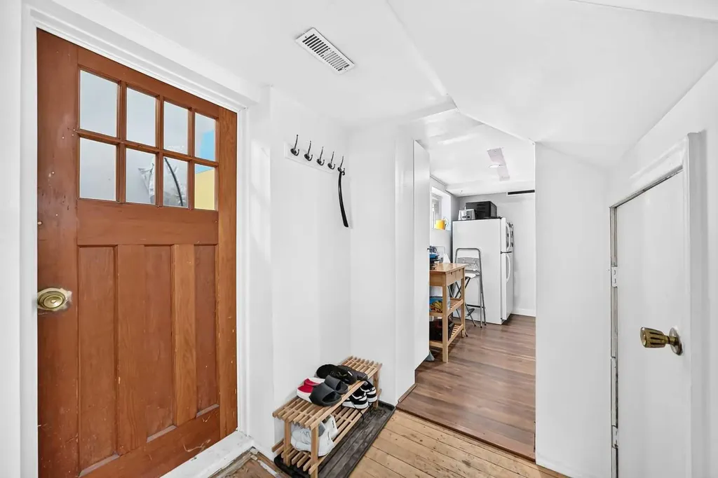 2405 30 Street SW Calgary AB T2E 2L9