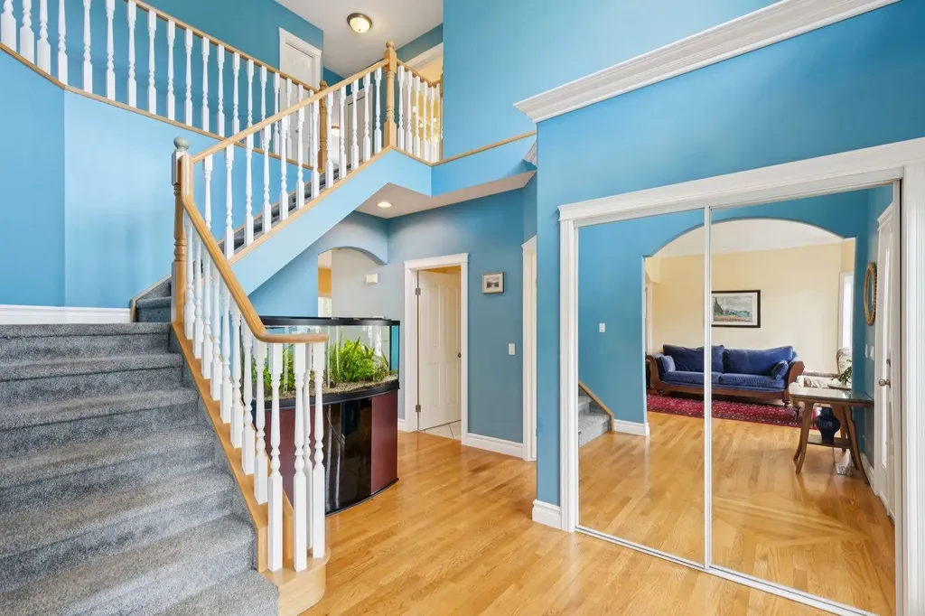 739 24 Avenue NW Calgary AB T2M 1X8