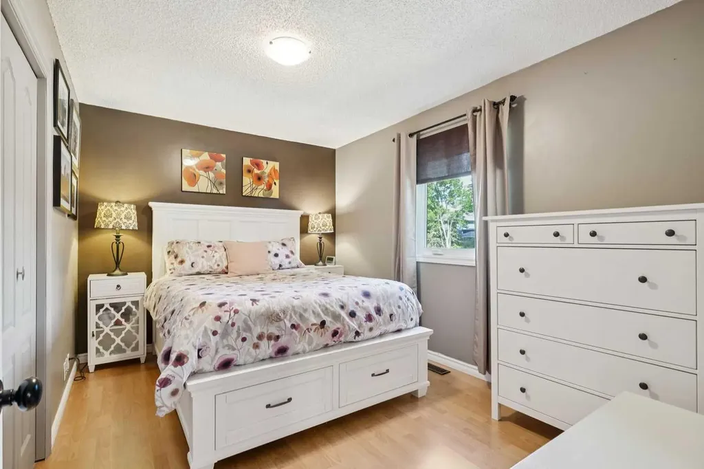 6111 Bow Crescent NW Calgary AB T3B 2C2