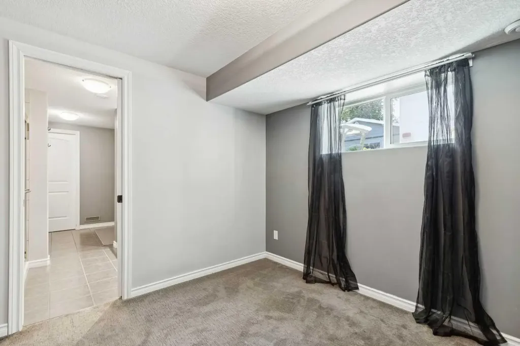 6111 Bow Crescent NW Calgary AB T3B 2C2