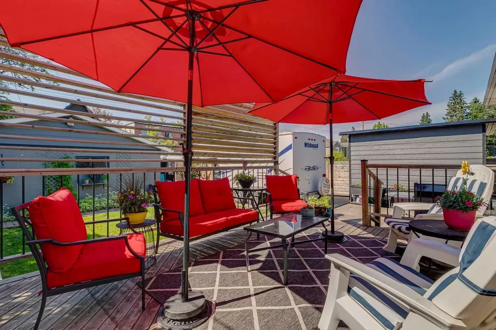 6111 Bow Crescent NW Calgary AB T3B 2C2