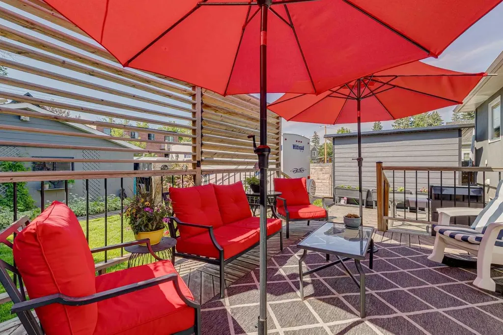 6111 Bow Crescent NW Calgary AB T3B 2C2