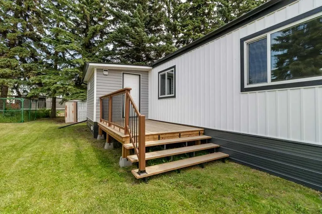 4516 48 Avenue Sylvan Lake AB T4S 1L8