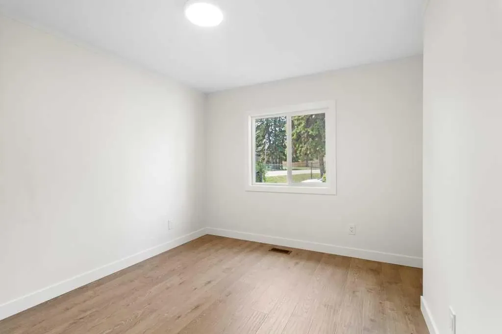 4516 48 Avenue Sylvan Lake AB T4S 1L8