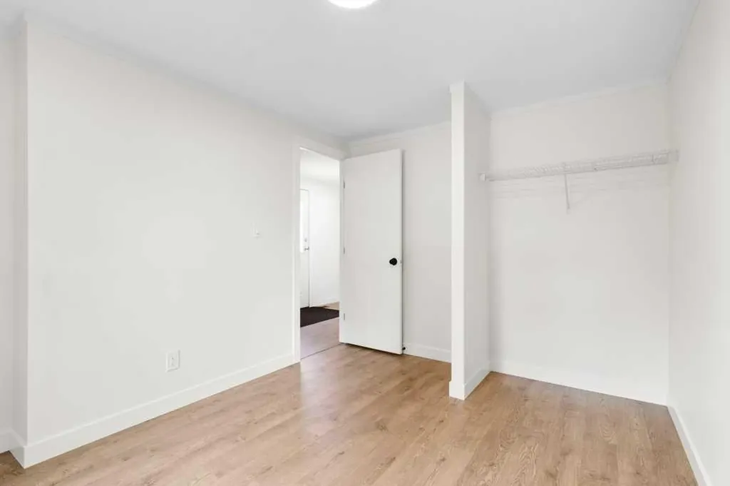 4516 48 Avenue Sylvan Lake AB T4S 1L8