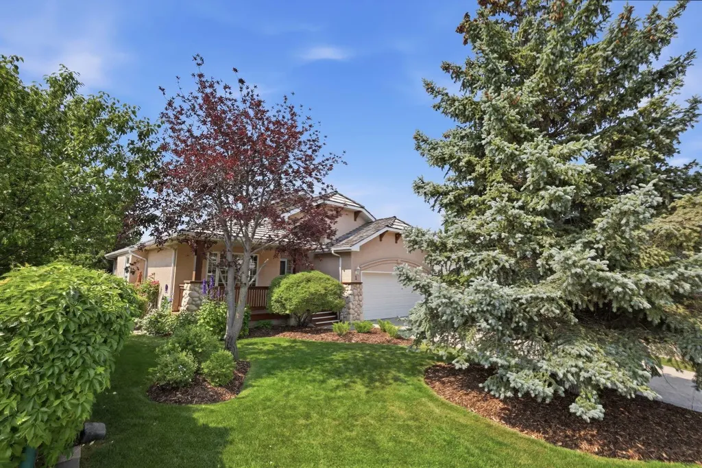 1 Gleneagles View Cochrane AB T4C 1N9