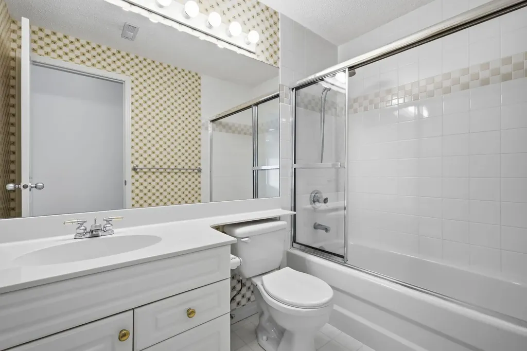 1 Gleneagles View Cochrane AB T4C 1N9