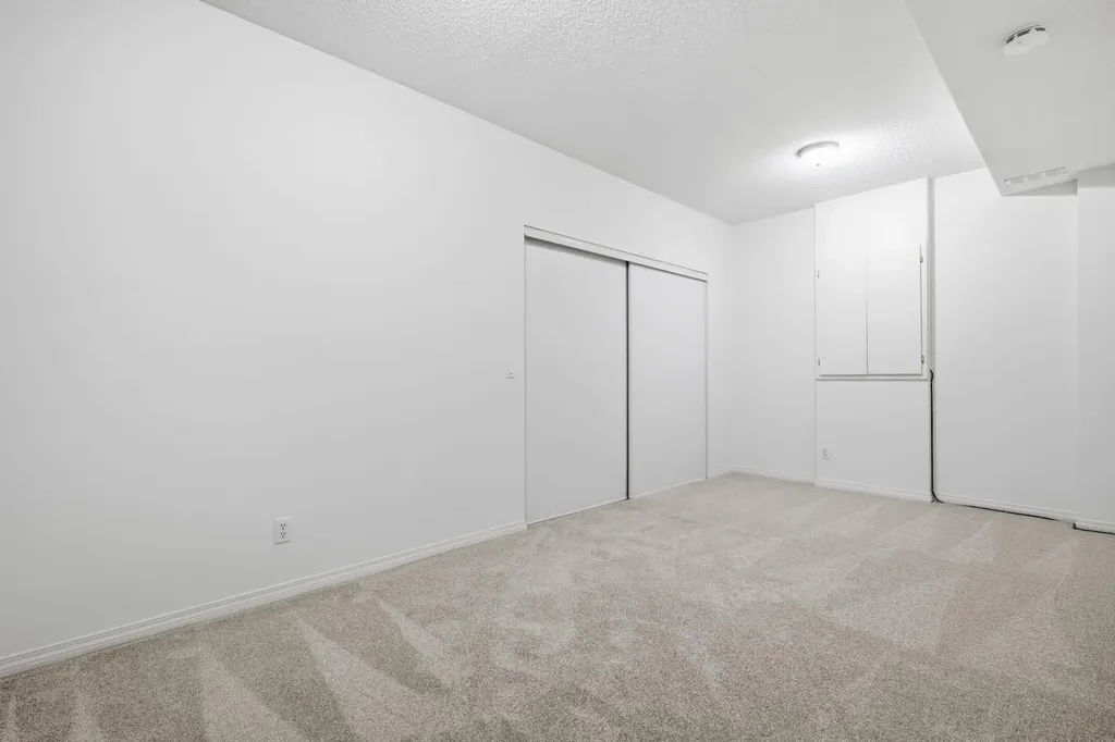 1 Gleneagles View Cochrane AB T4C 1N9