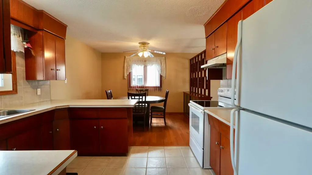 4704 48 Avenue Grimshaw AB T0H 1W0