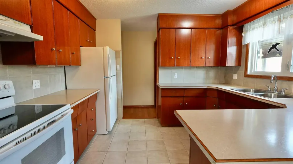 4704 48 Avenue Grimshaw AB T0H 1W0