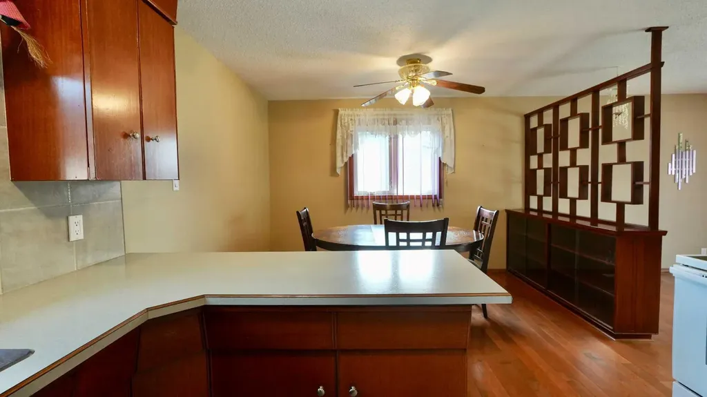 4704 48 Avenue Grimshaw AB T0H 1W0