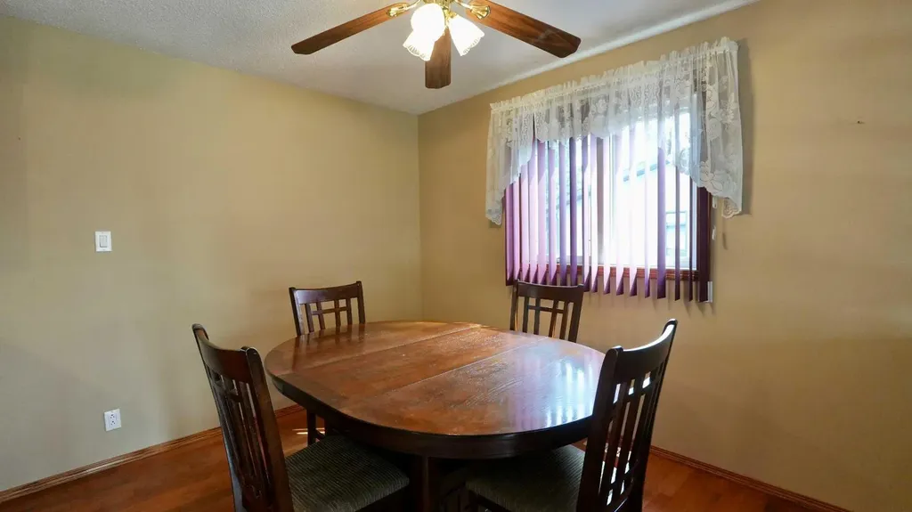 4704 48 Avenue Grimshaw AB T0H 1W0