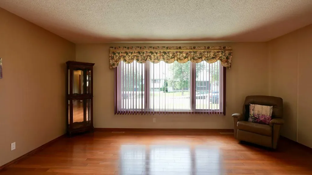 4704 48 Avenue Grimshaw AB T0H 1W0