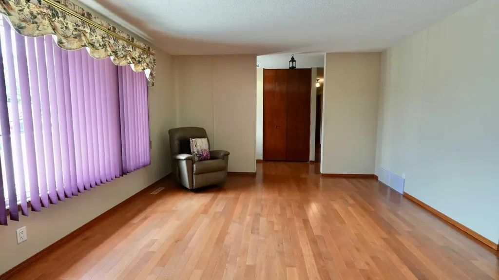 4704 48 Avenue Grimshaw AB T0H 1W0