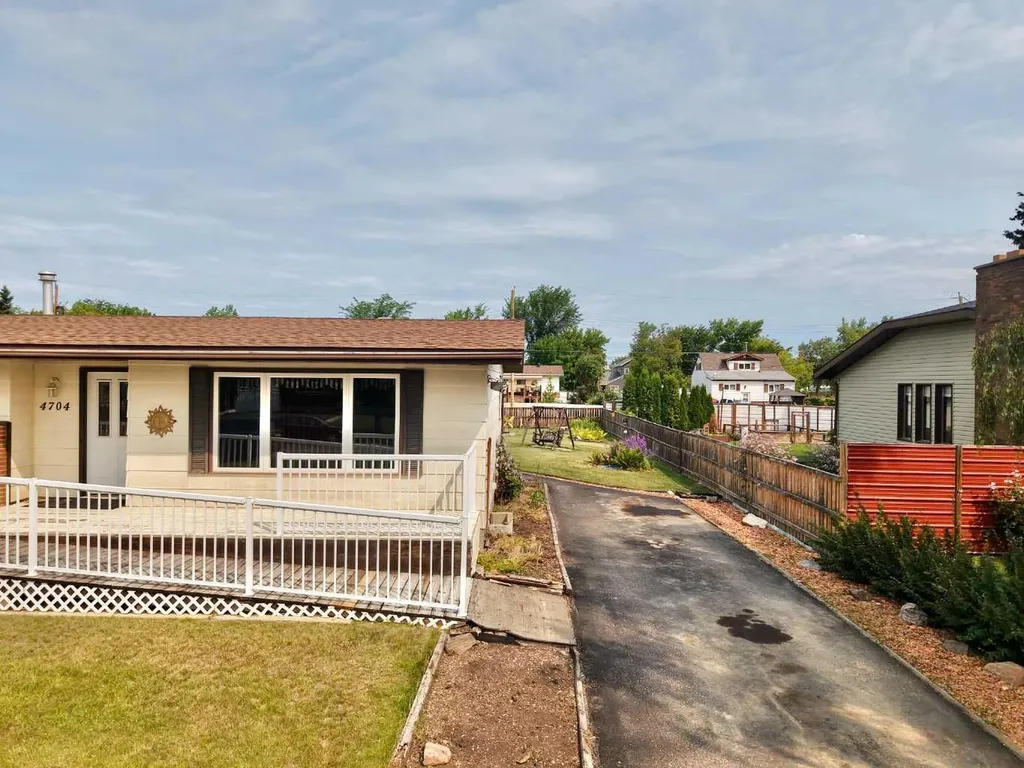 4704 48 Avenue Grimshaw AB T0H 1W0