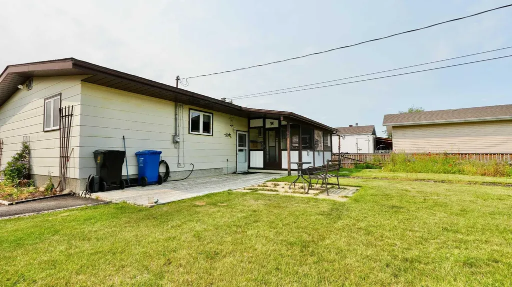 4704 48 Avenue Grimshaw AB T0H 1W0