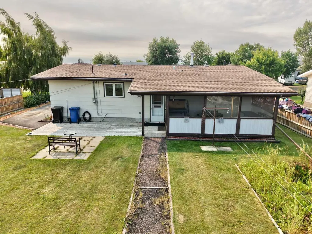 4704 48 Avenue Grimshaw AB T0H 1W0