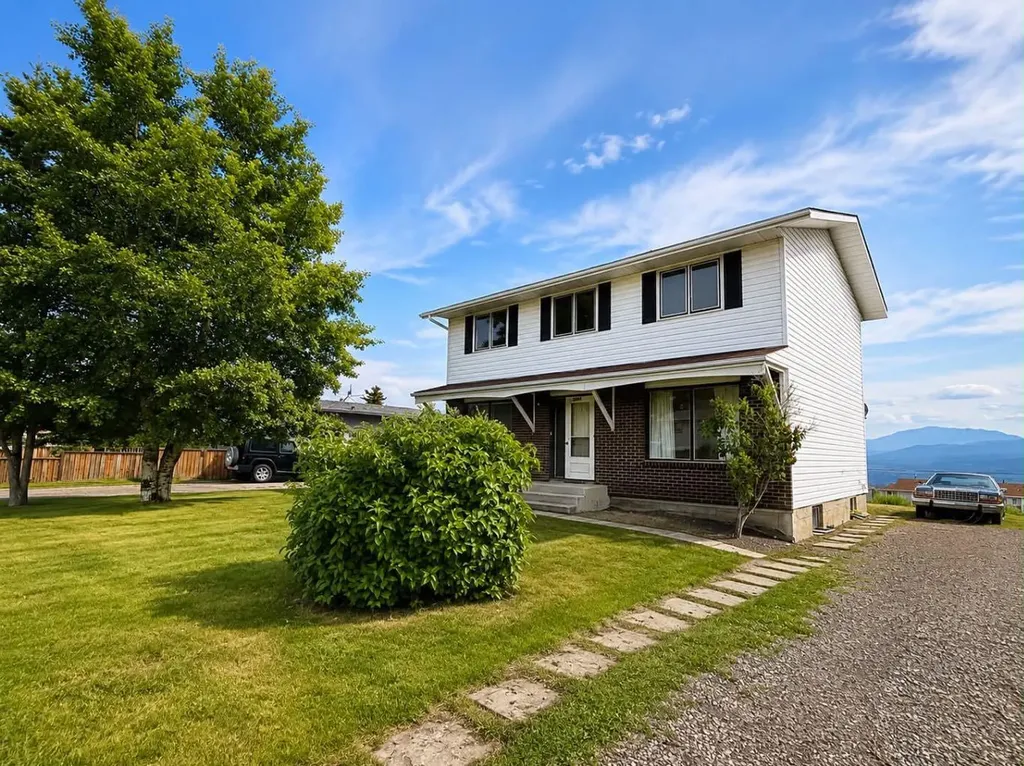 10813 98th Avenue Grande Cache AB t0e0y0