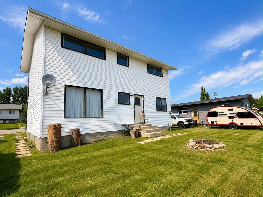 10813 98th Avenue Grande Cache AB t0e0y0