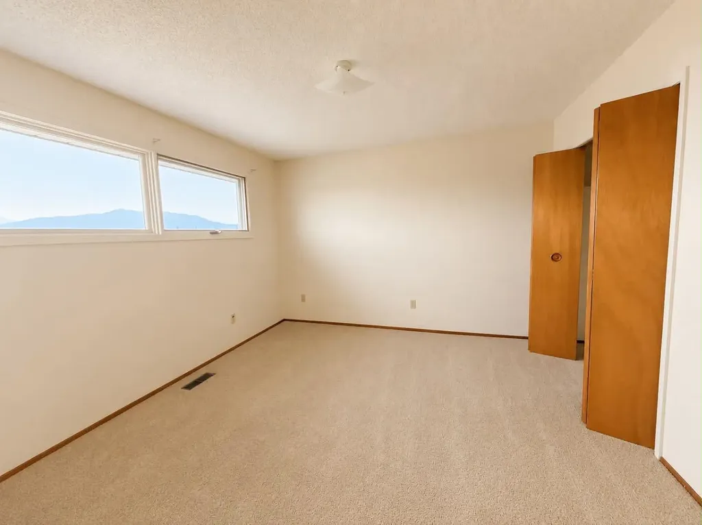 10813 98th Avenue Grande Cache AB t0e0y0