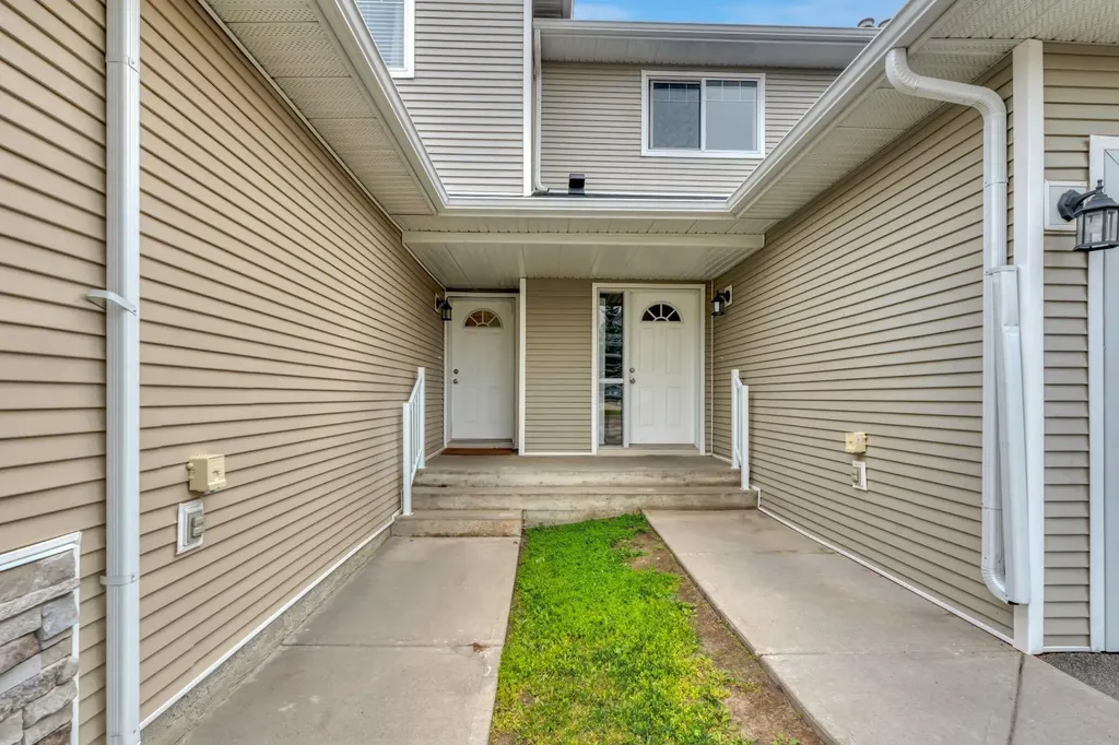127 Hillview Terrace Strathmore AB T1P1X3