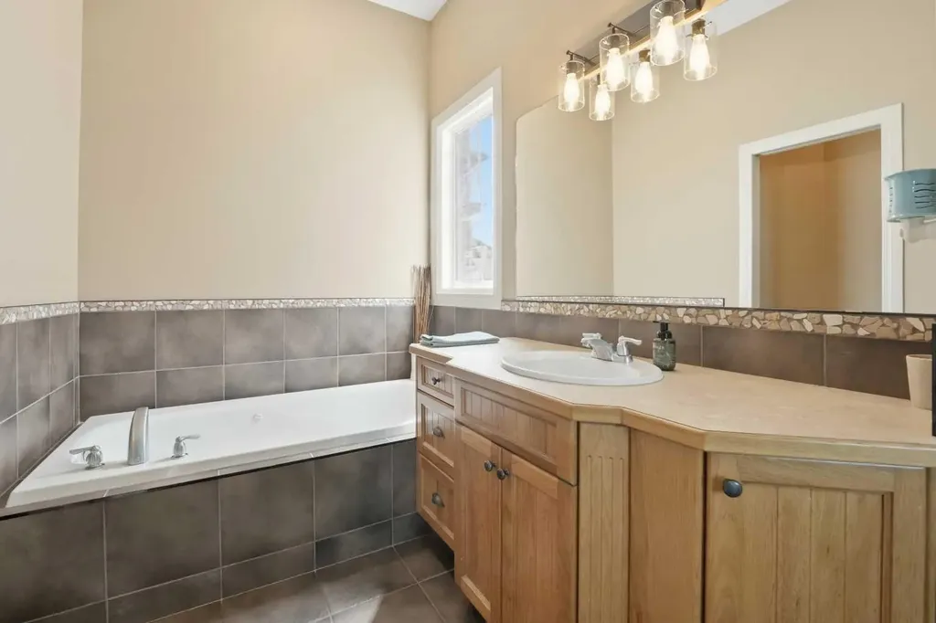246 Addington Drive Red Deer AB T4R 3N4