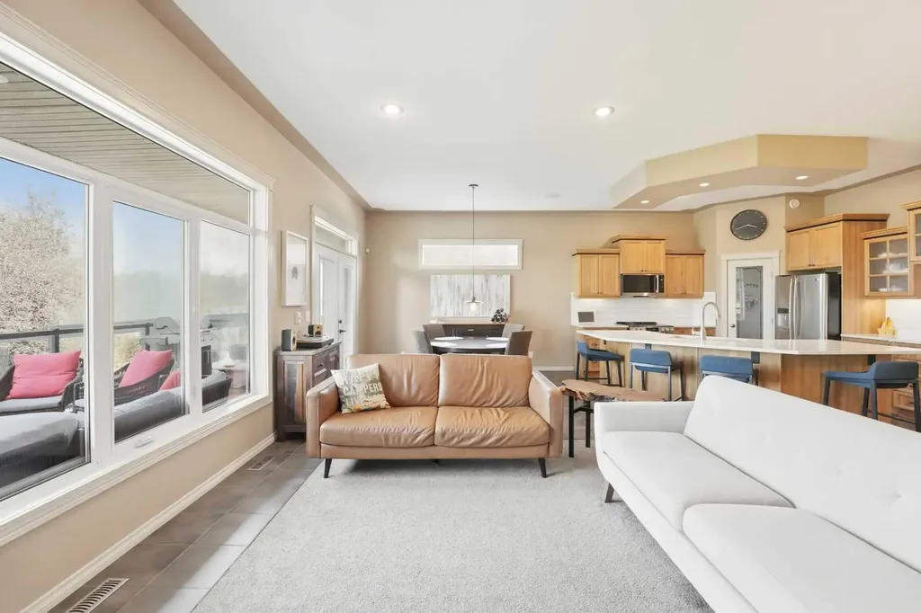 246 Addington Drive Red Deer AB T4R 3N4