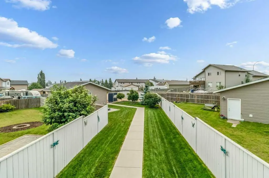 142 Ava Crescent Blackfalds AB T4M 0M8