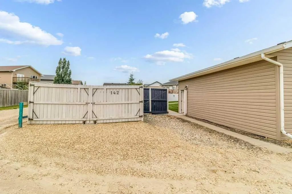 142 Ava Crescent Blackfalds AB T4M 0M8