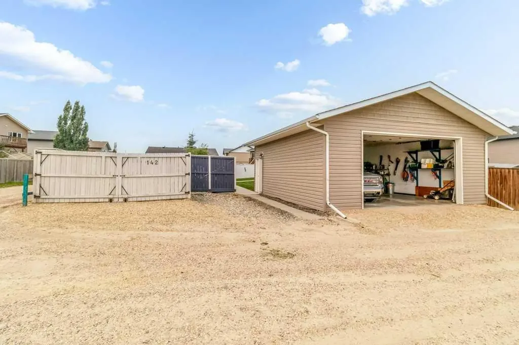 142 Ava Crescent Blackfalds AB T4M 0M8