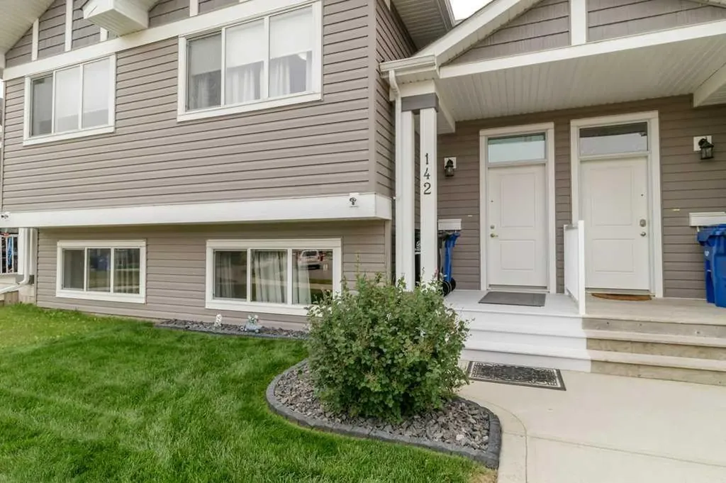 142 Ava Crescent Blackfalds AB T4M 0M8