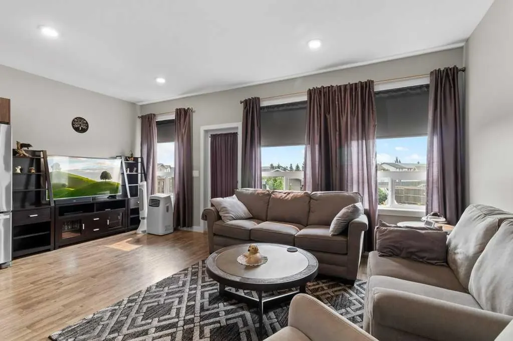 142 Ava Crescent Blackfalds AB T4M 0M8