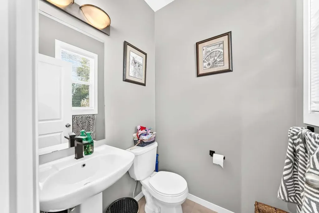 60 New Brighton Point SE Calgary AB T2Z1B9
