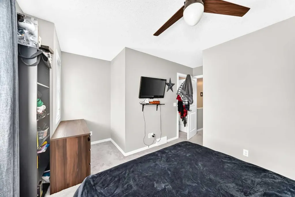 60 New Brighton Point SE Calgary AB T2Z1B9
